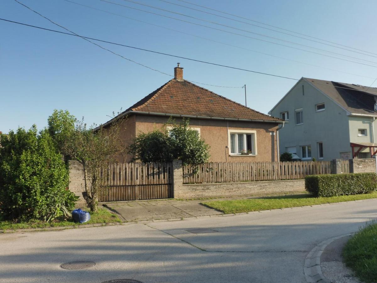 Apartament Nagyiek Haza / Granny'S House Ostrzyhom Zewnętrze zdjęcie
